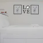 Pleasant And Modern Studio Grand Kamala Lagoon Apartment By Travelio