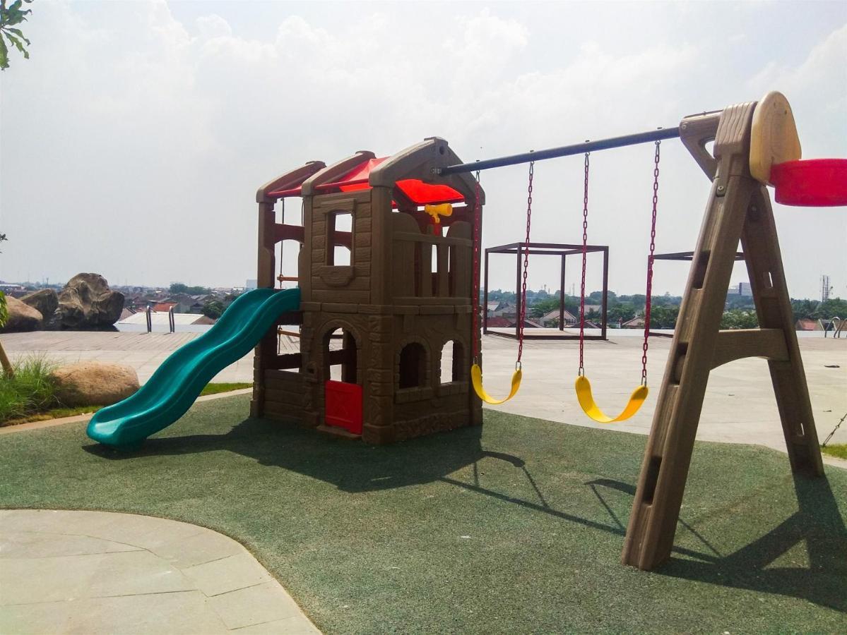 Pleasant And Modern Grand Kamala Lagoon By Travelio Bekasi